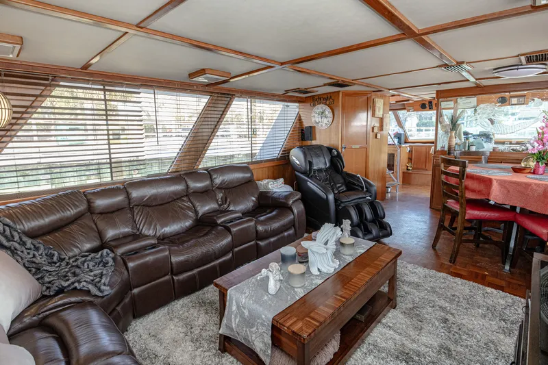 Miss Gigi Yacht Photos Pics 