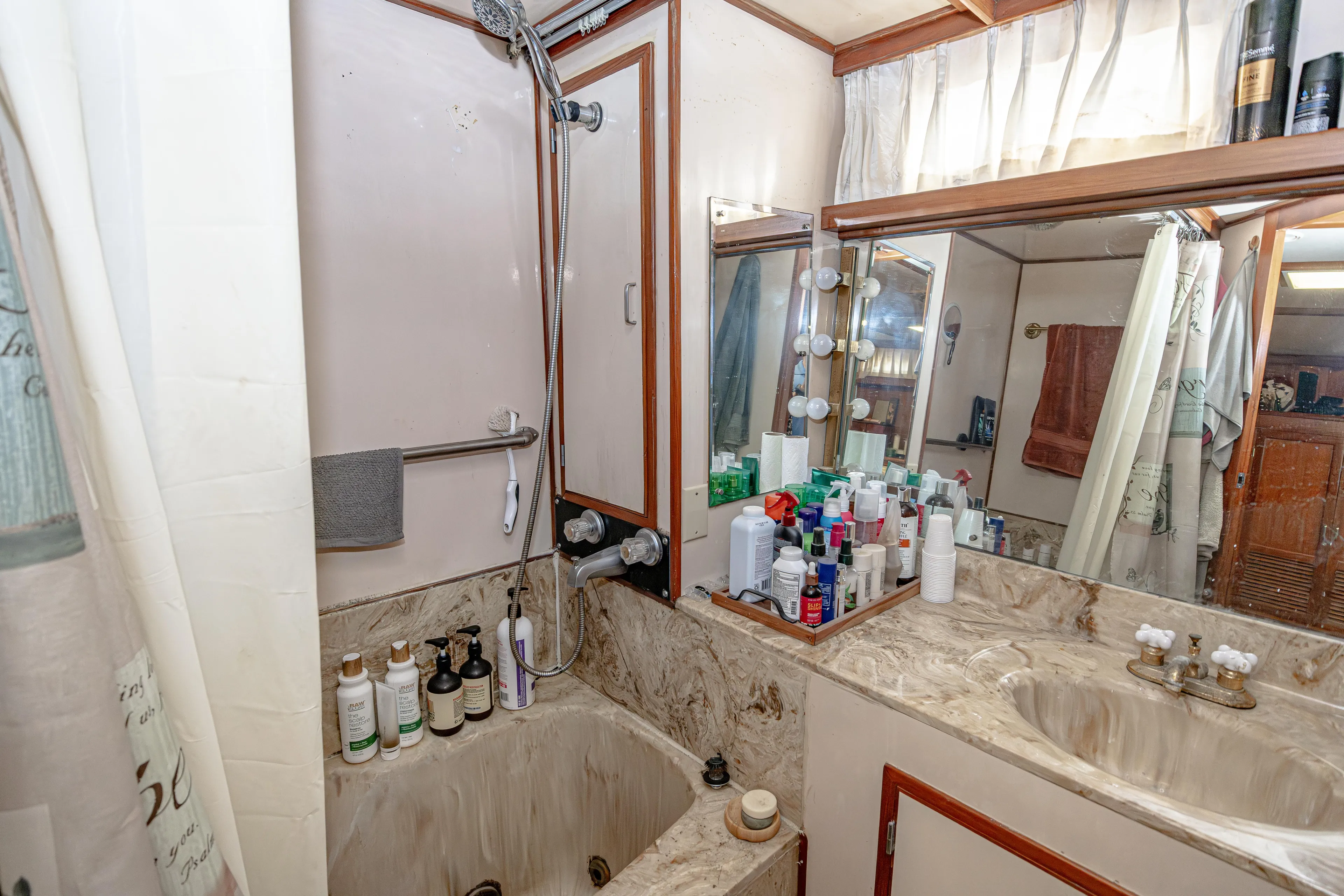 Miss Gigi Yacht Photos Pics 