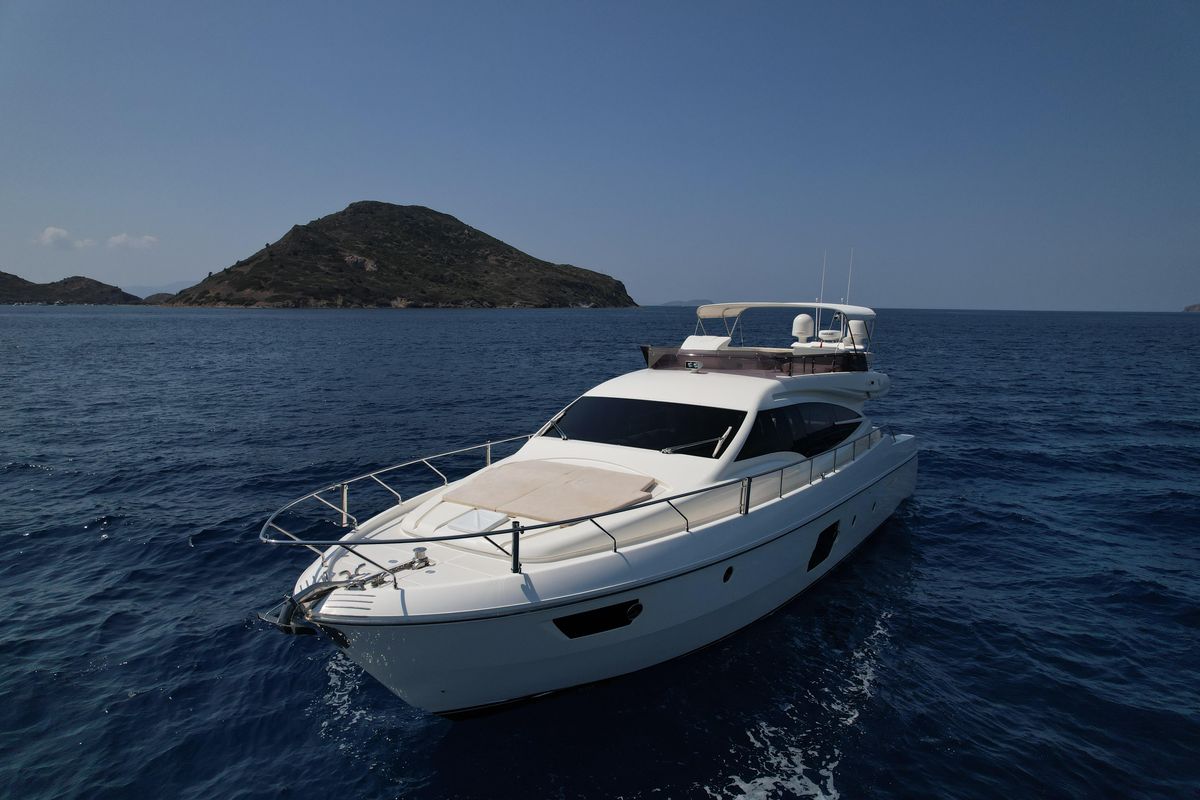 2013 Ferretti Yachts 60 