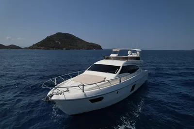 Ferretti Yachts 620