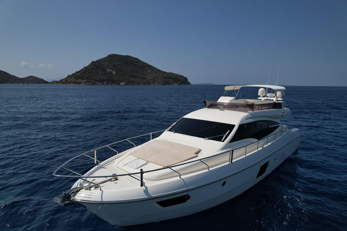 2013 Ferretti Yachts 60 