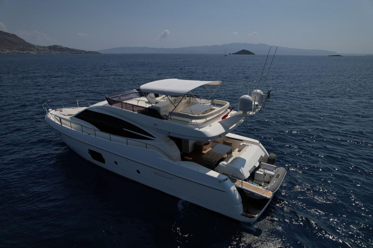 2013 Ferretti Yachts 60 