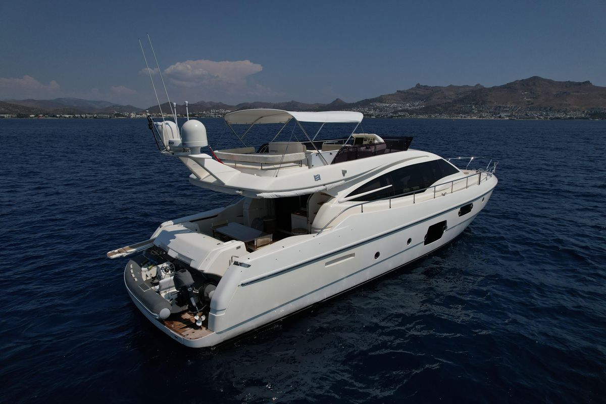 2013 Ferretti Yachts 60 