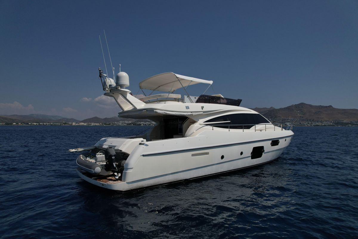 2013 Ferretti Yachts 60 