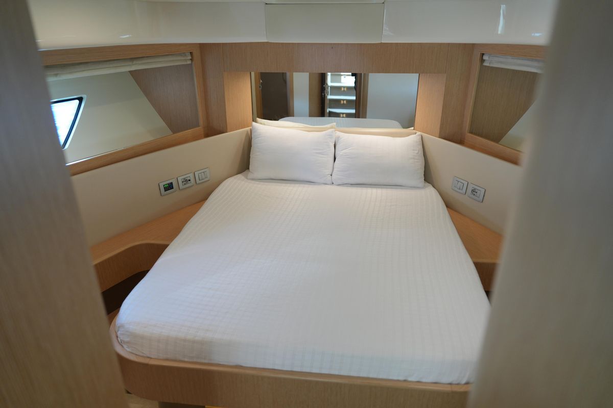 2013 Ferretti Yachts 60 