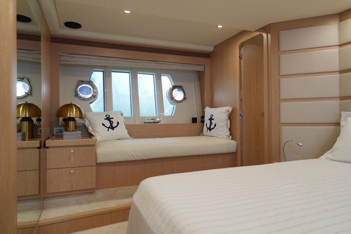 2013 Ferretti Yachts 60 