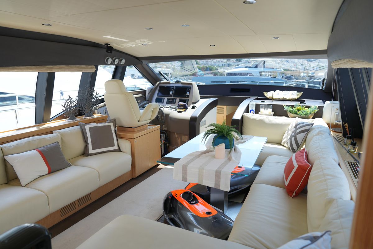 2013 Ferretti Yachts 60 