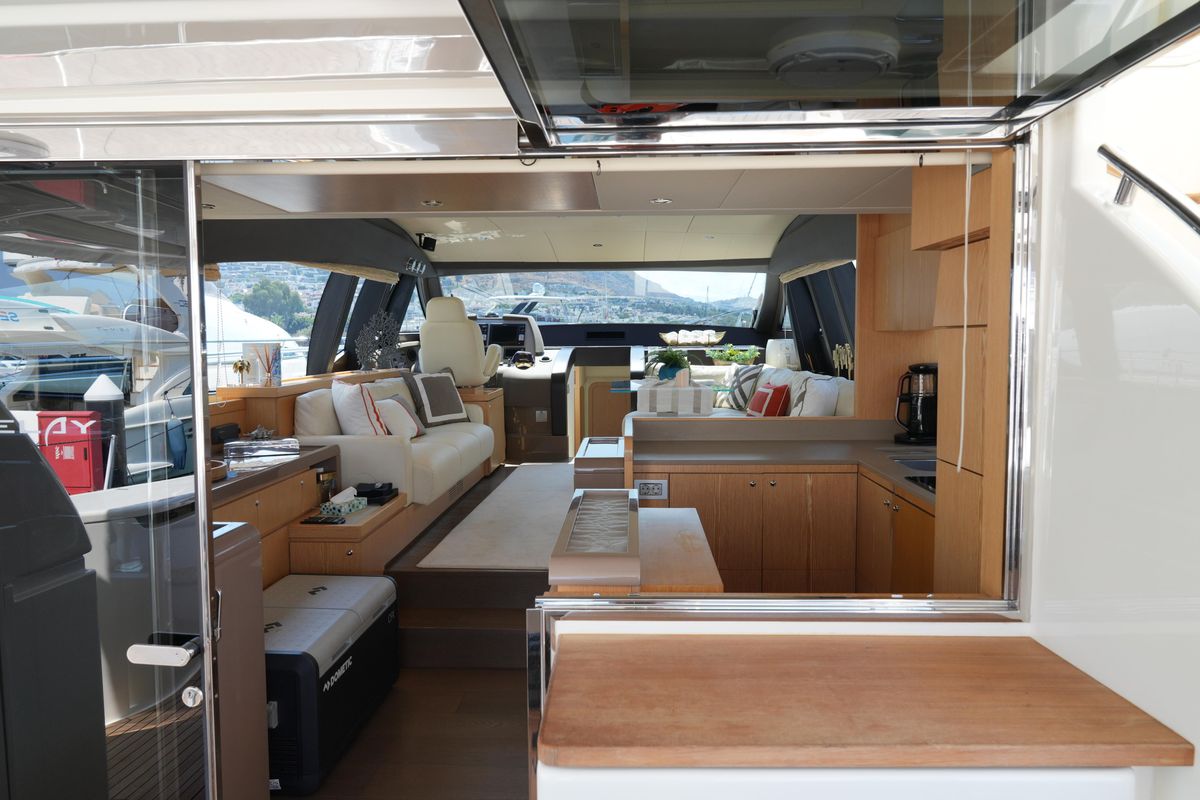 2013 Ferretti Yachts 60 