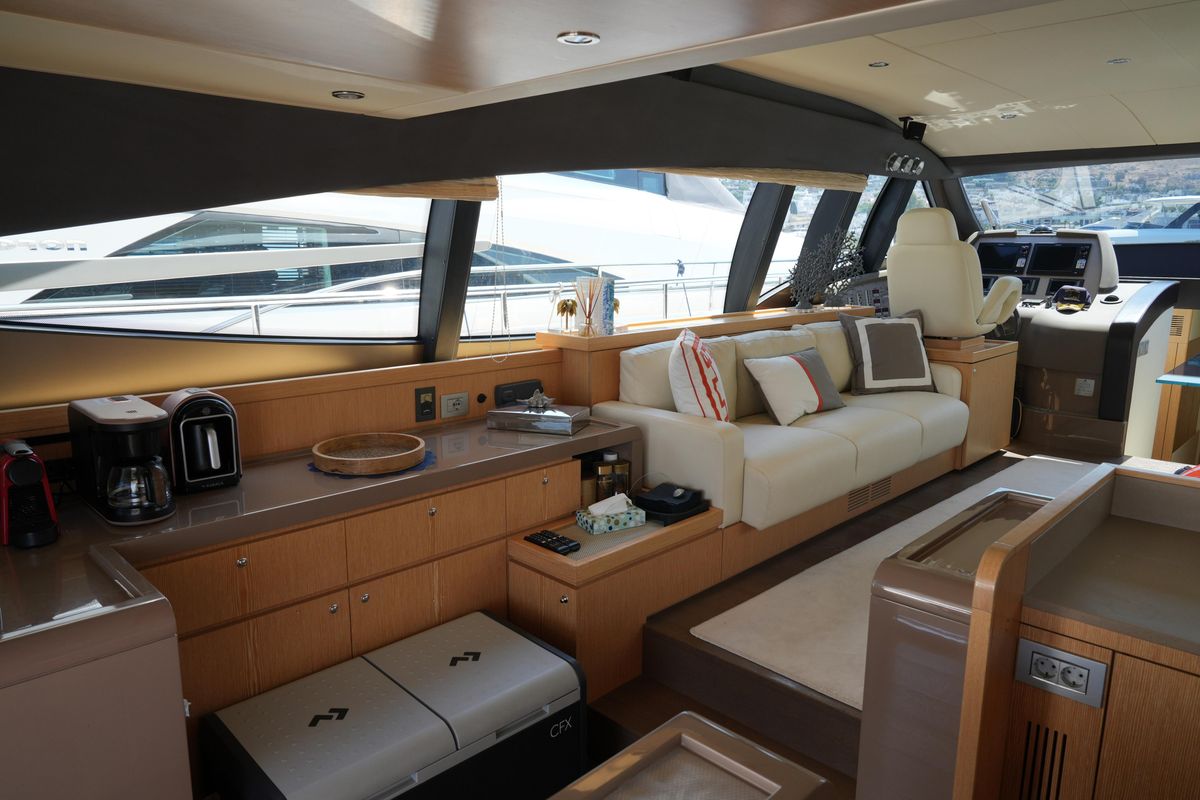 2013 Ferretti Yachts 60 