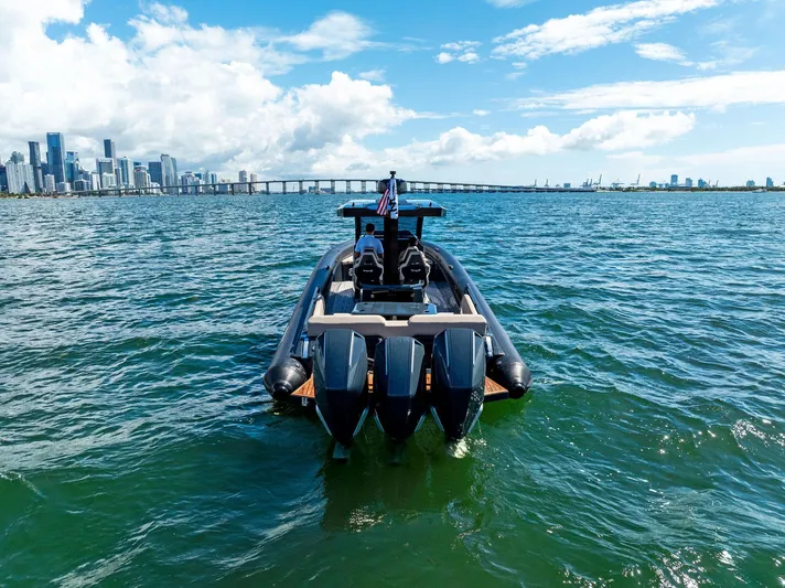  Yacht Photos Pics Stern