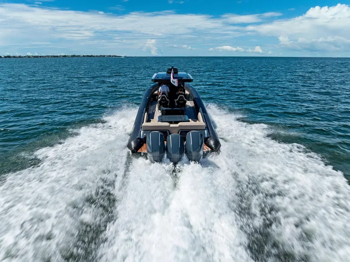  Yacht Photos Pics Stern