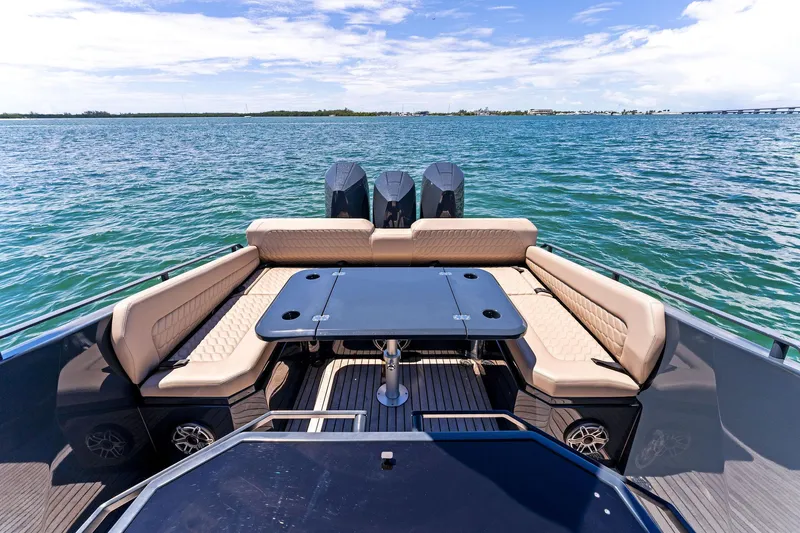  Yacht Photos Pics Stern