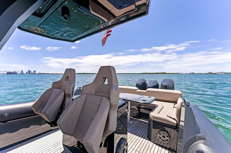  Yacht Photos Pics Stern