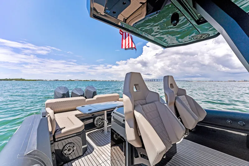  Yacht Photos Pics Stern