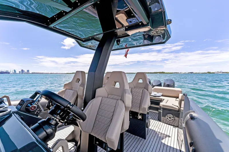  Yacht Photos Pics Helm