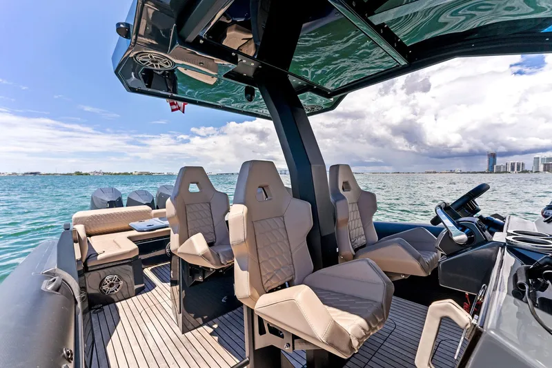  Yacht Photos Pics Helm