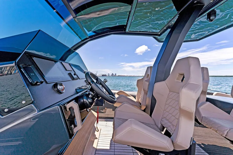  Yacht Photos Pics Helm