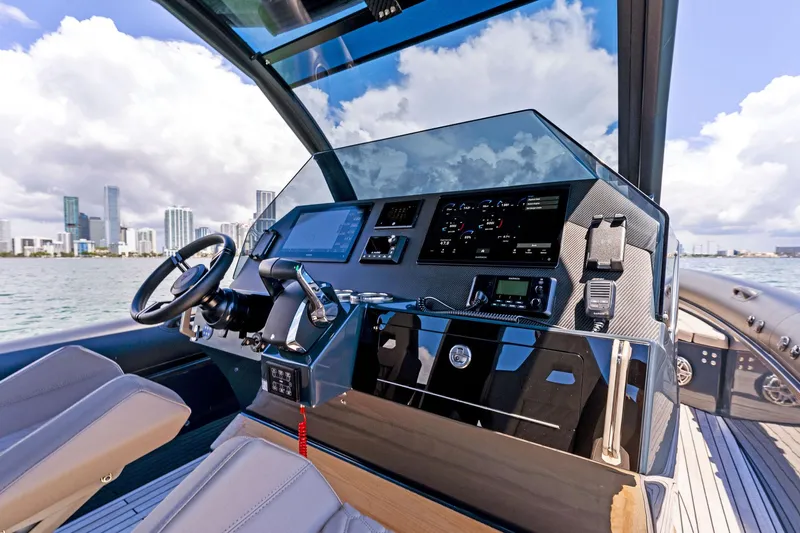  Yacht Photos Pics Helm