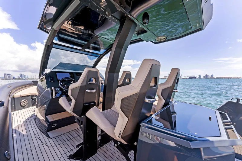  Yacht Photos Pics Stern