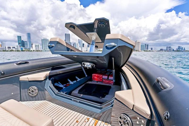  Yacht Photos Pics Stern