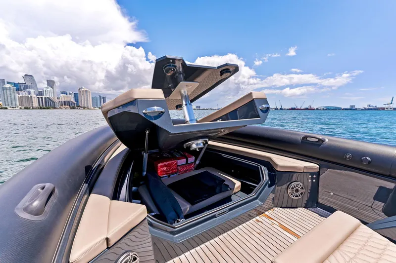  Yacht Photos Pics Stern