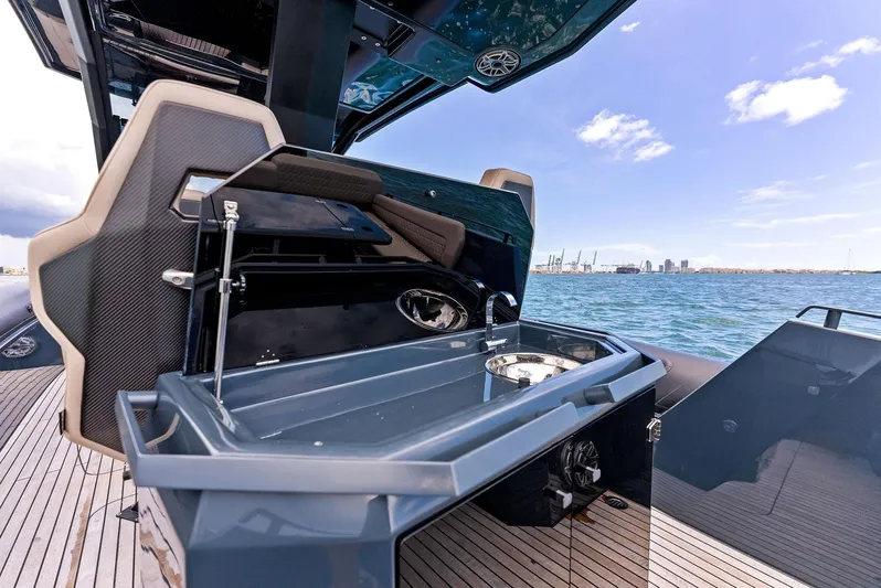  Yacht Photos Pics Stern