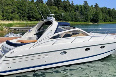 2004 Princess V42