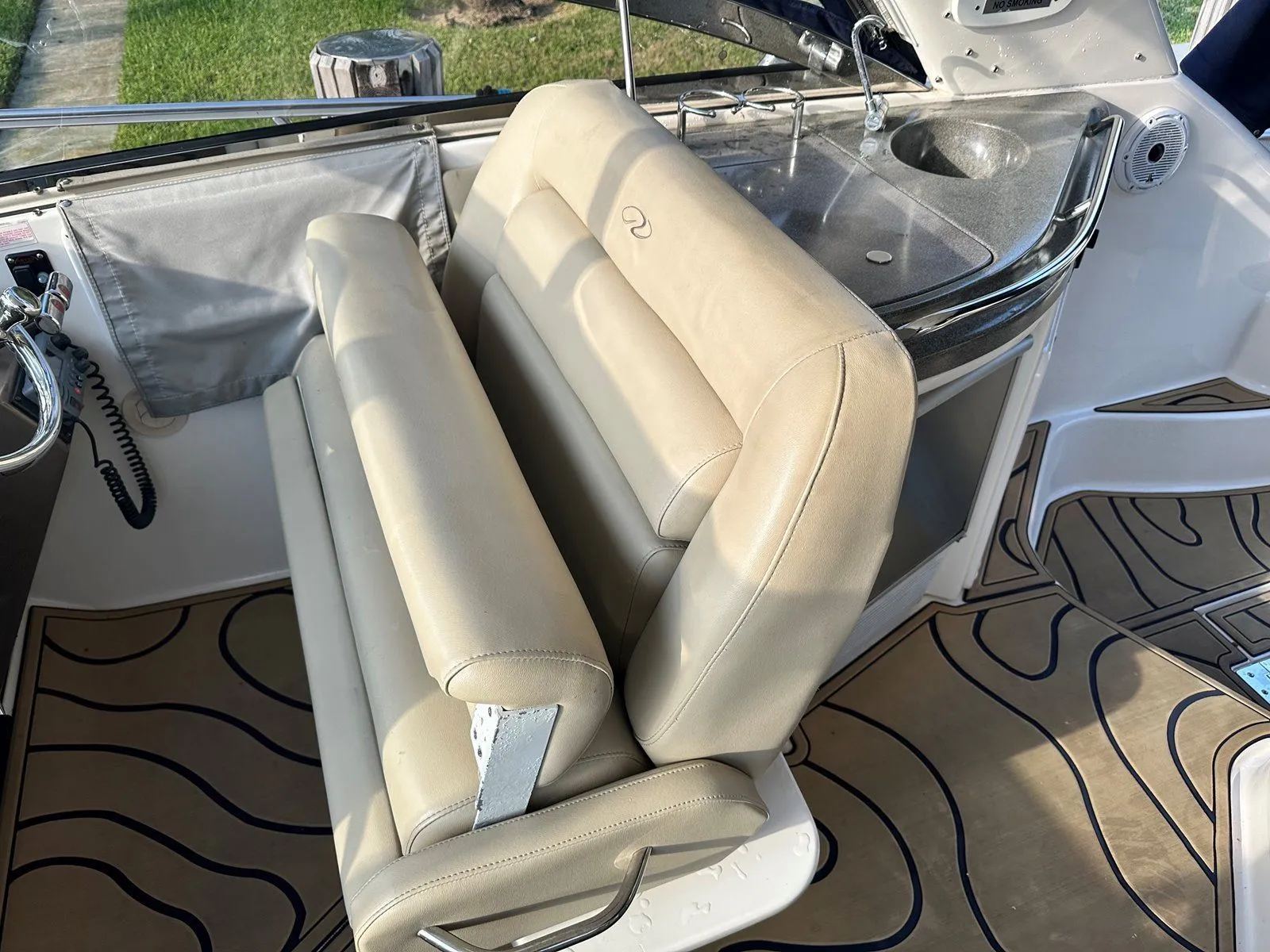 2005 REGAL 3860 COMMODORE - Image 6