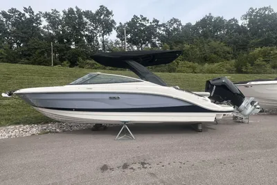 Sea Ray SLX 260 Outboard