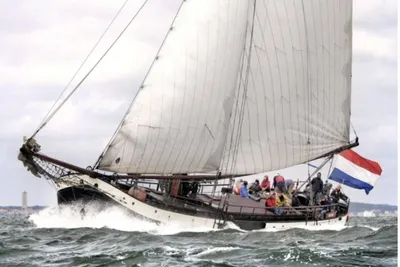 1901 Hasselteraak 24.00 Charter/woonschip