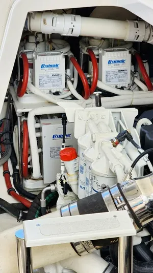 Magine Yacht Photos Pics 2015 Riviera 565 Suv - Image 45