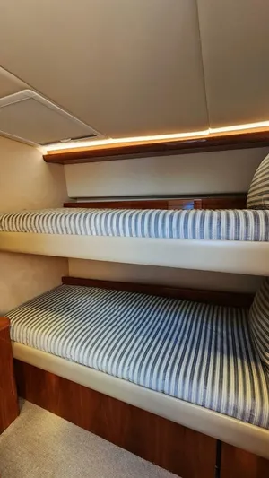 Magine Yacht Photos Pics 2015 Riviera 565 Suv - Image 37