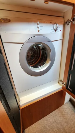 Magine Yacht Photos Pics 2015 Riviera 565 Suv - Image 40