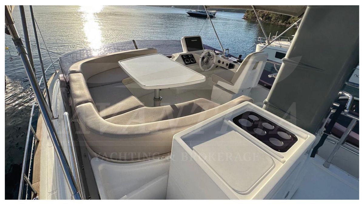 2014 Azimut 42 