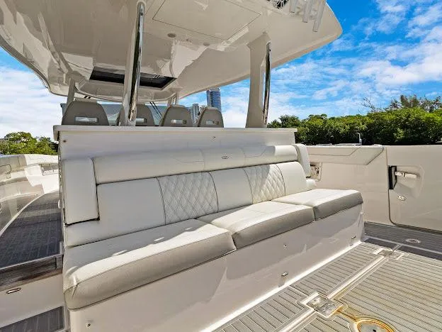  Yacht Photos Pics 2021 Regal 38 Sav - Image 10