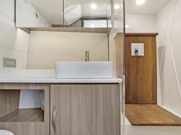  Yacht Photos Pics 2021 Regal 38 Sav - Image 25