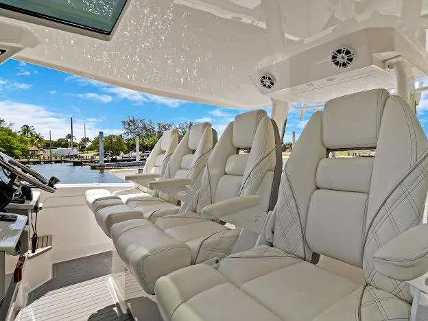  Yacht Photos Pics 2021 Regal 38 Sav - Image 18