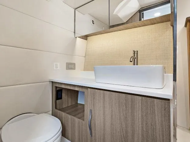  Yacht Photos Pics 2021 Regal 38 Sav - Image 4