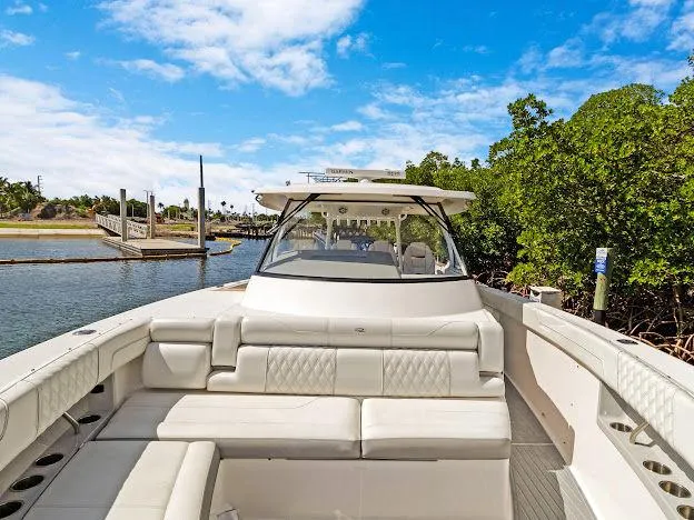  Yacht Photos Pics 2021 Regal 38 Sav - Image 16