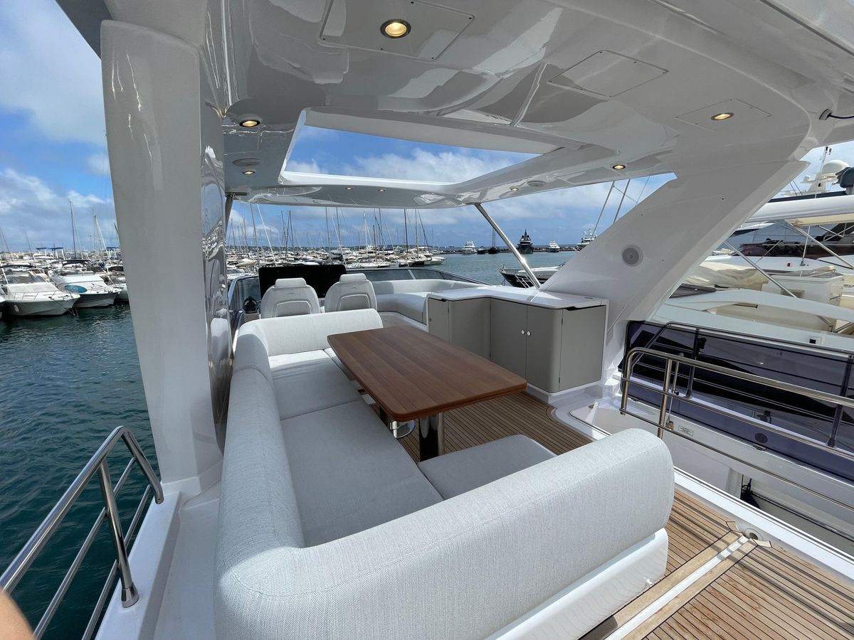 2023 Azimut 61 