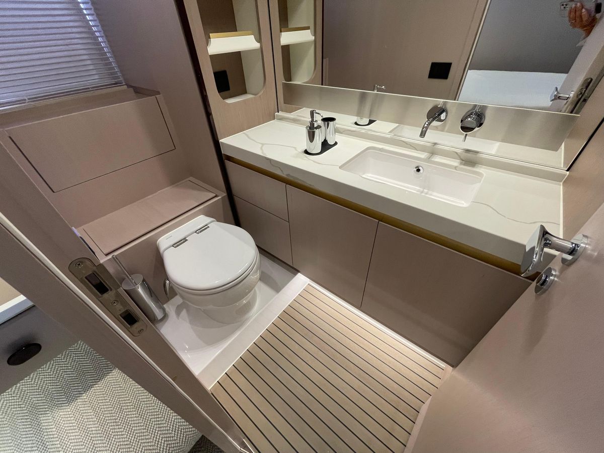 2023 Azimut 61 