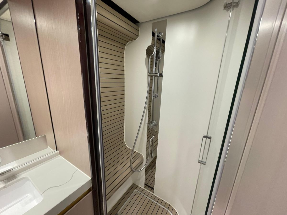 2023 Azimut 61 