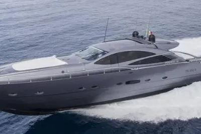 Pershing 76