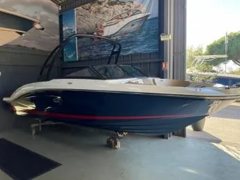 2022 Sea Ray SPX 210