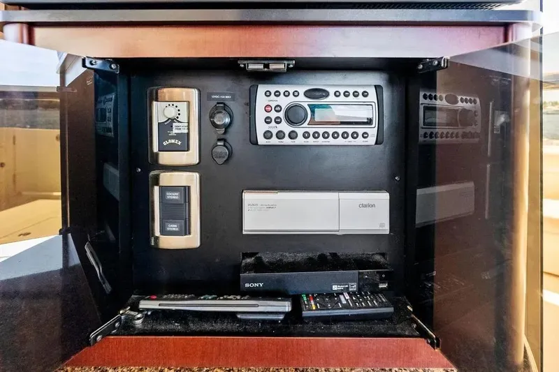 Megusta Yacht Photos Pics 2007 Sea Ray 44 Sedan Bridge audio system with controls and remote.