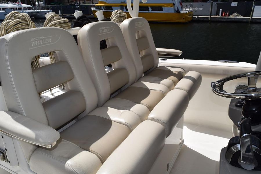 2017 Boston Whaler 350 Outrage