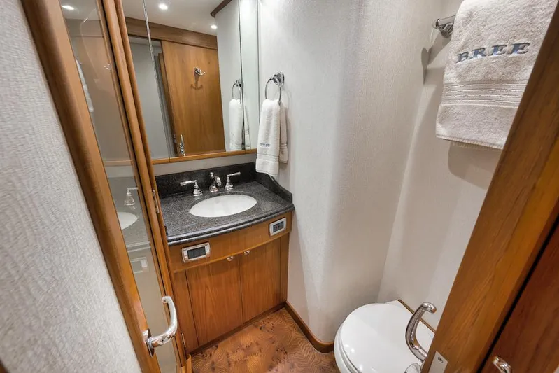 Bree Yacht Photos Pics 