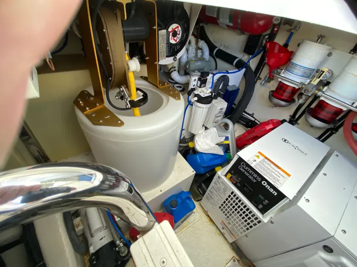  Yacht Photos Pics 2016 RIVIERA 43 FLY - Image 35