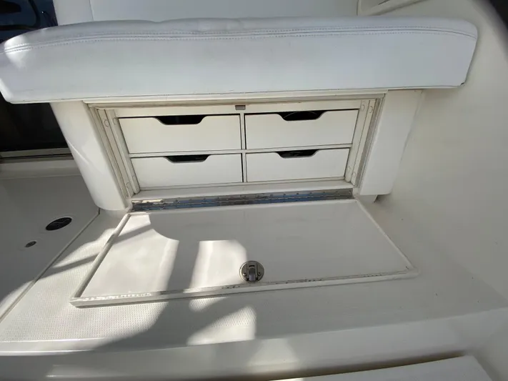  Yacht Photos Pics 2016 RIVIERA 43 FLY - Image 13