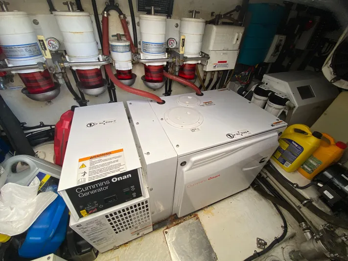  Yacht Photos Pics 2016 RIVIERA 43 FLY - Image 34